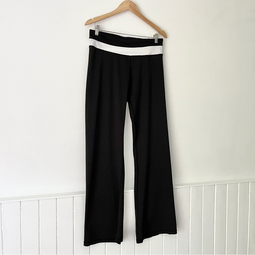 Lululemon Grove Flare Yoga Pant Size 10 - Picture 12 of 12